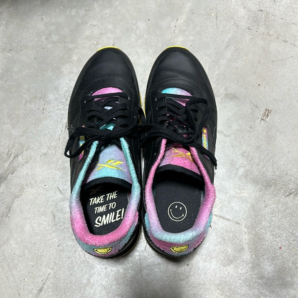 Reebok tenny shoes / Size 11 / U-9